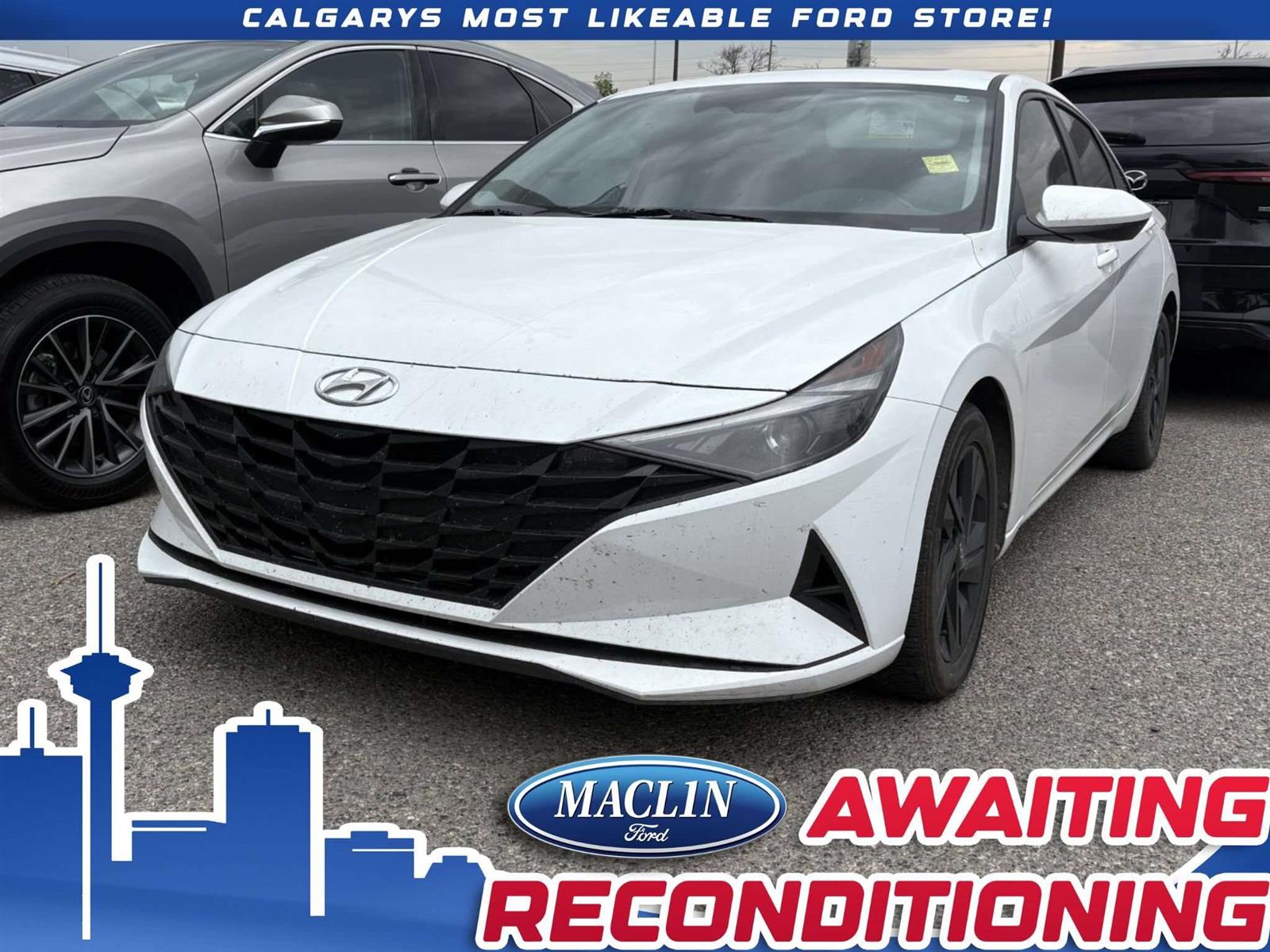 2022 Hyundai Elantra Preferred IVT w/Sun & Tech Package