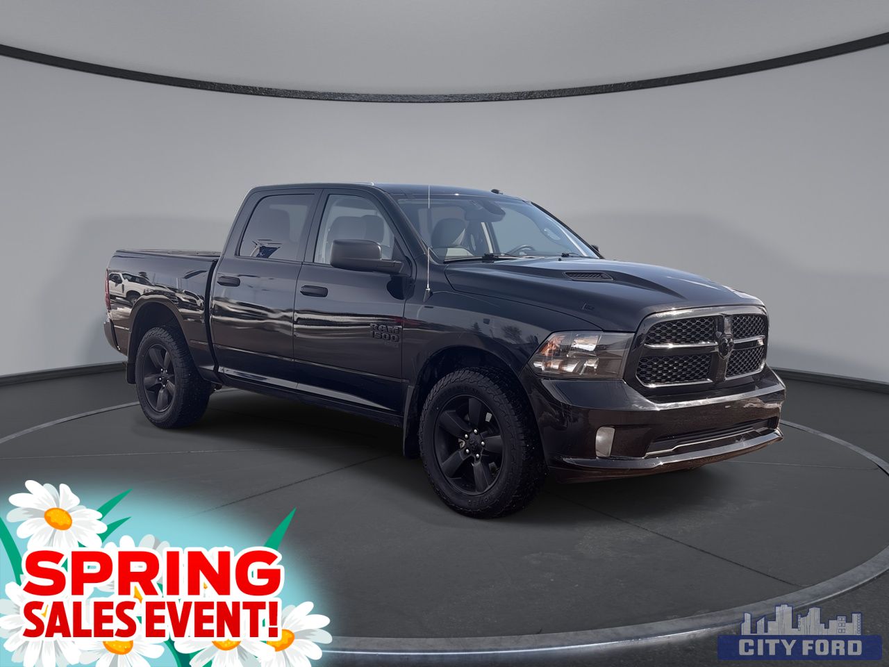 2022 Ram 1500-Classic Express 4x4 Crew Cab 5'7" Box